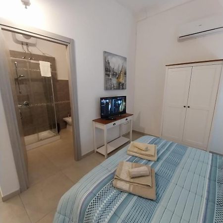 Bed and Breakfast On The Road Telti Exterior foto