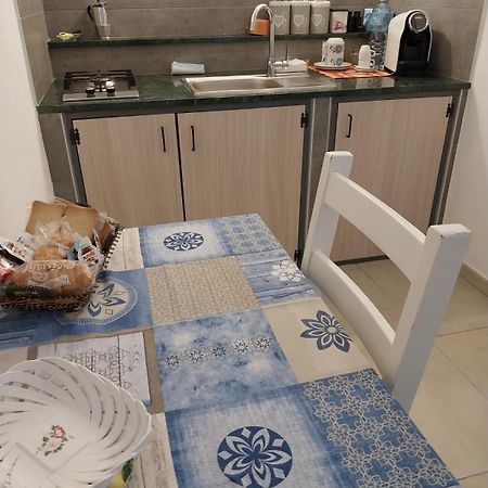 Bed and Breakfast On The Road Telti Exterior foto
