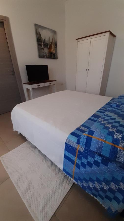Bed and Breakfast On The Road Telti Exterior foto